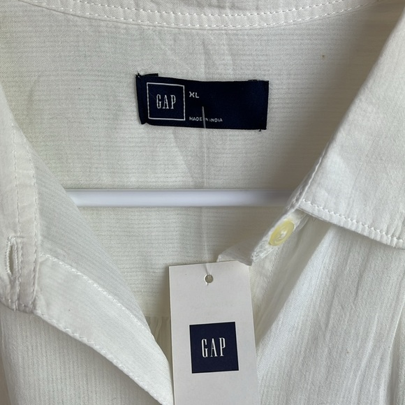 GAP OPTIC WHITE SEMI SHEER BUTTON DOWN BLOUSE PLEATS NWT SIZE XL - Picture 9 of 12